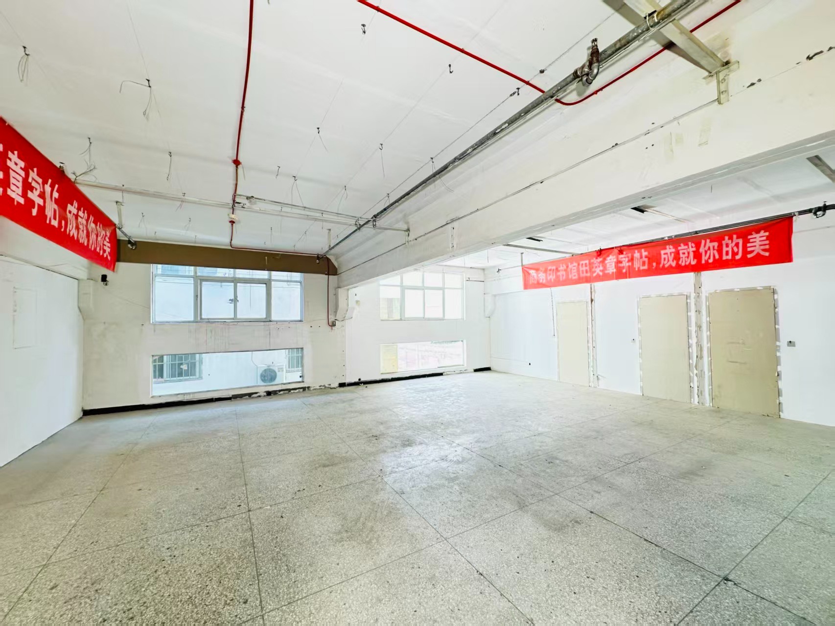 广华寺路重点吸引人工智能应用、数字经济、电商直播、智能制造服务、软件开发、科技创新企业及创业团队入驻